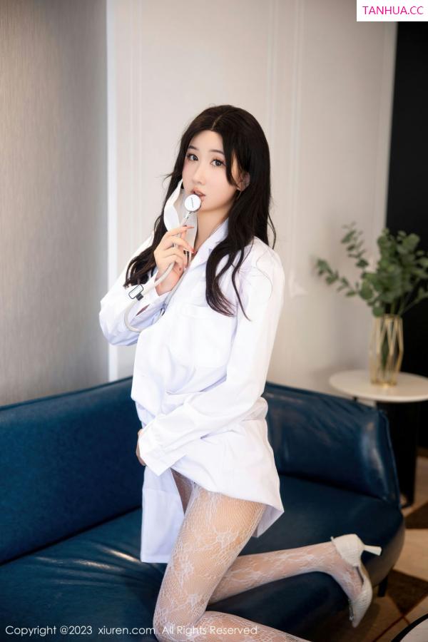 江真真  [XiuRen]高清写真图 2023.01.13 No.6130 江真真 护士服美臀第19张图片